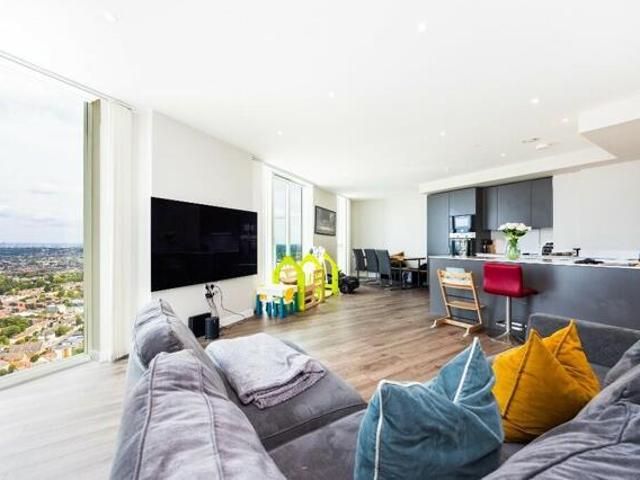 Apartment for sale in Croydon, Broad Green