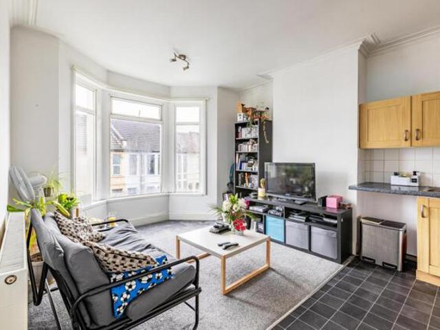Apartment for sale in Bishopston, Feckenham