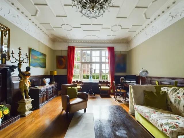 Apartment for sale in Aldrington