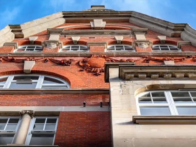Apartment for sale in Kensington, Greater London