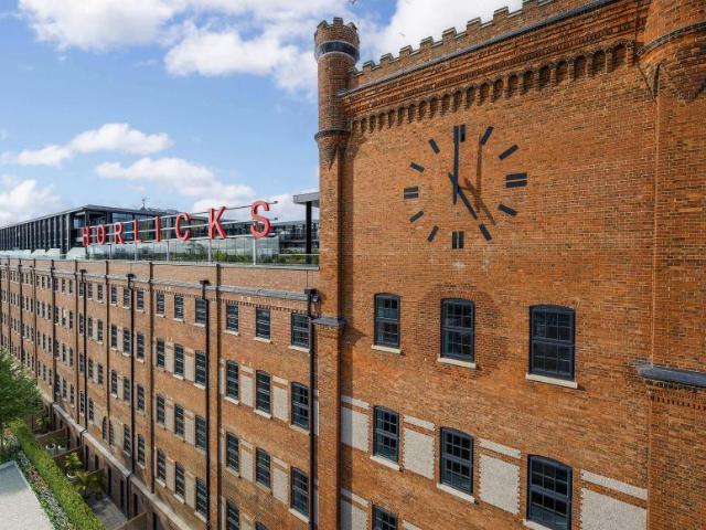 Apartment for sale in Slough