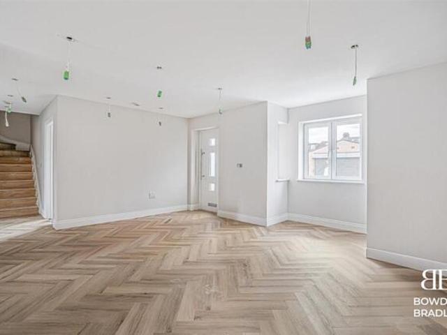 Bungalow for sale in Fairlop, Greater London