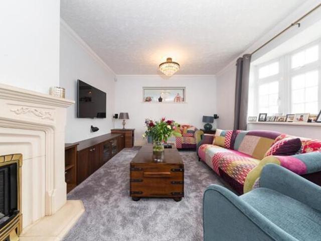 Bungalow for sale in Luton, Hockwell Ring