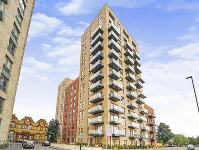 Apartment for sale in London Borough of Ealing, Greater London