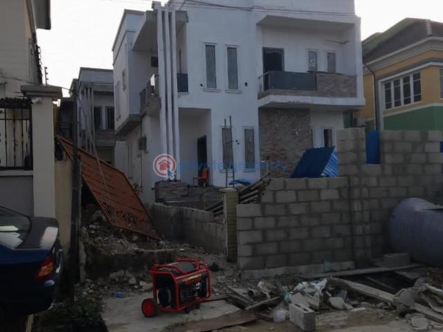 House for sale in Surulere