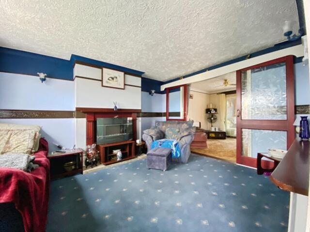 House for sale in Elton
