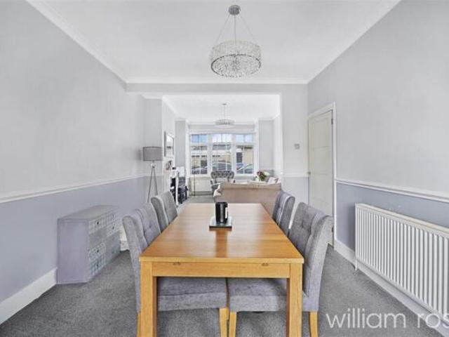 House for sale in Chingford, Highams Park