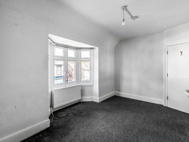 House for sale in Rose Hill, Pachesham Park