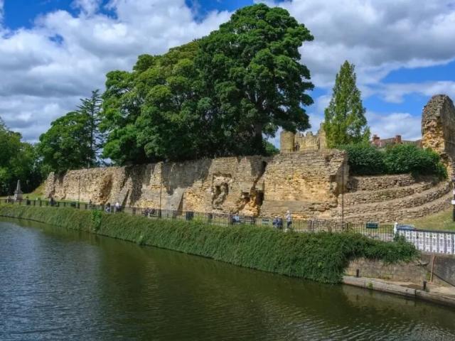 House for sale in Sandown Park, Kent