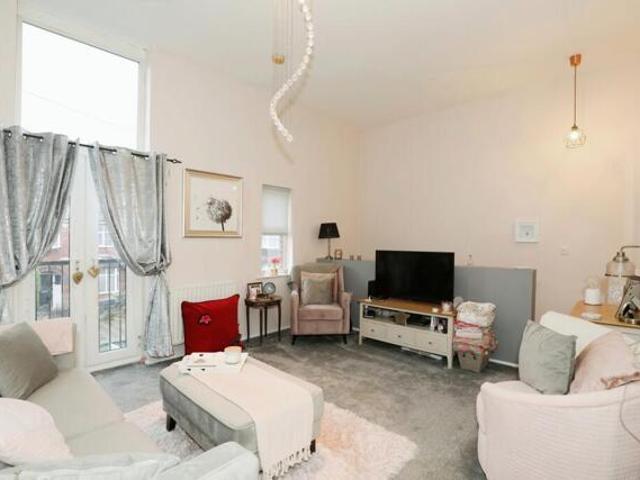 House for sale in Joiner's Square, Hanley