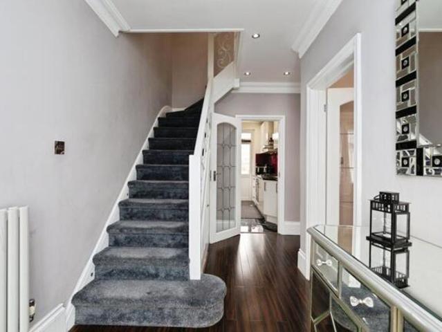 House for sale in Gants Hill, Greater London