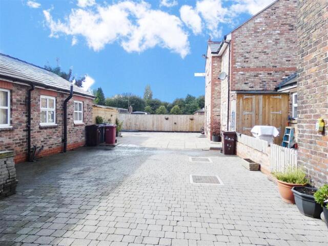 House for sale in Knowsley, Roby