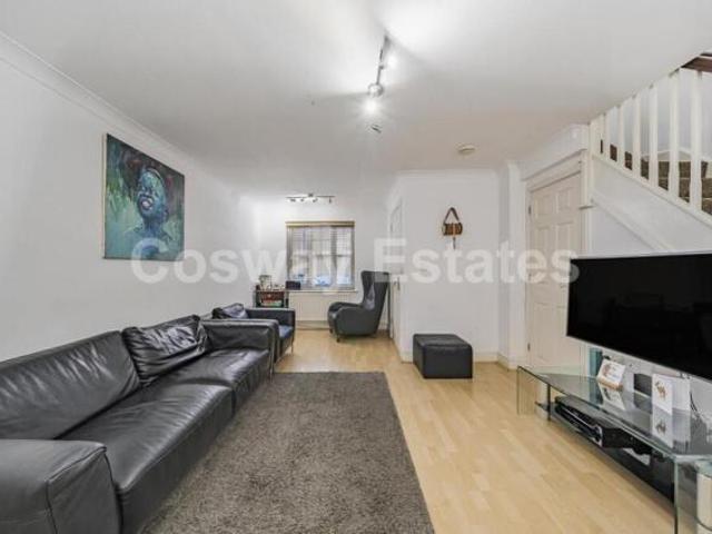 House for sale in Mill Hill, West Finchley House for sale in Mill Hill, West Finchley