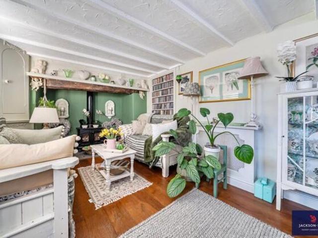 House for sale in Newton Longville, Buckinghamshire