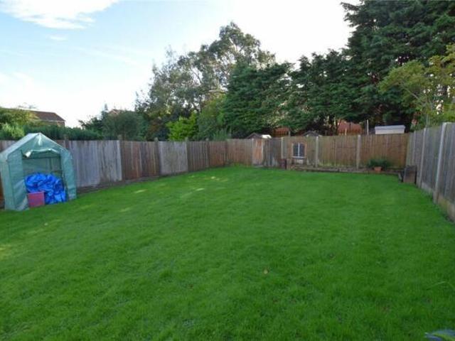 House for sale in Moreton