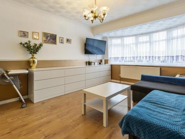 House for sale in Fields End, North Lincolnshire