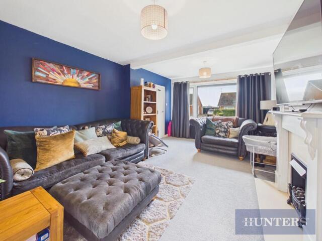 House for sale in Cayton
