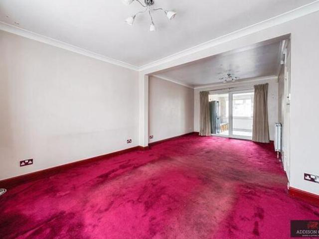 House for sale in Slough, Wexham Court