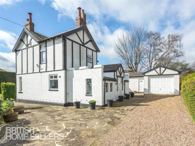 House for sale in Tingley, West Yorkshire