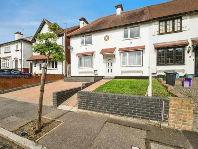 House for sale in Woodford, Greater London