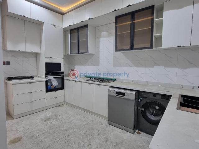House for sale in Lagos, Ikeja 