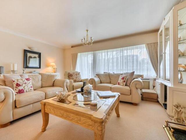 Room for sale in New Barnet, Greater London