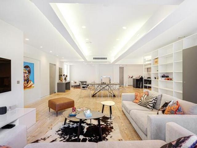 Room for sale in Soho, Greater London