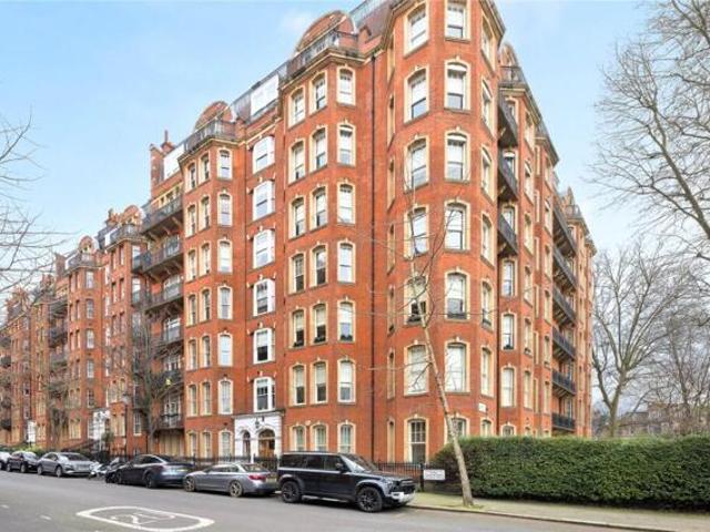 Room for sale in Kensington, Greater London
