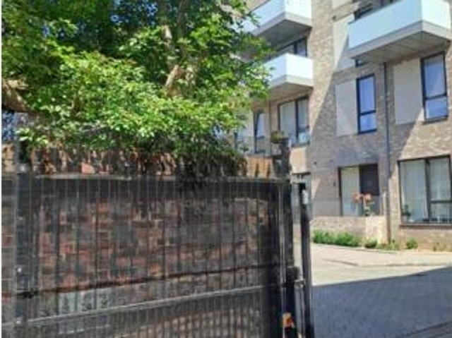 Room for sale in London, Greater London