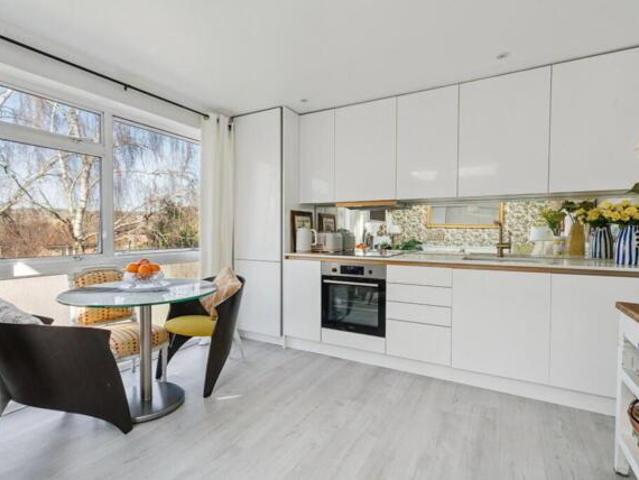 Room for sale in The Cedars Estate, Batchworth