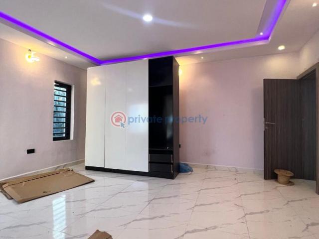 House for sale in Lagos, Yaba