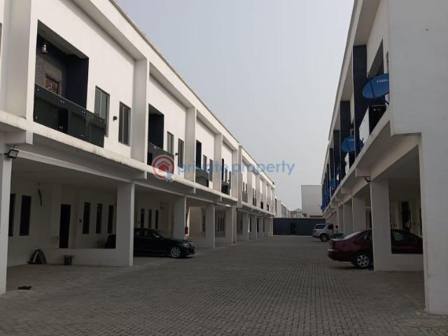 House for sale in Lagos, Ajah
