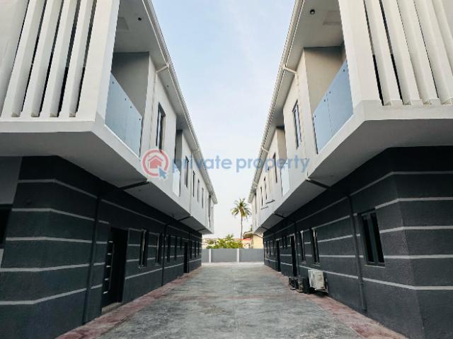 House for sale in Lagos, Ikeja 