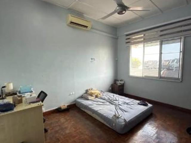 Terraced House for sale in Malaka