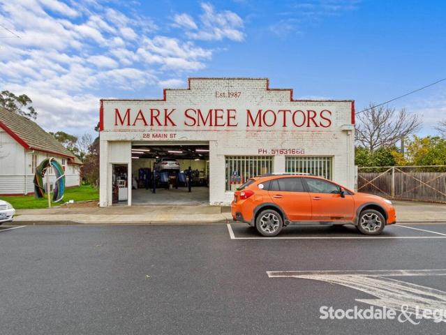 Warehouse for sale in Yinnar, Victoria
