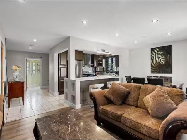 House for sale in Dollard-des-ormeaux, Quebec