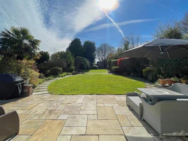 Bungalow for sale in The Butts, Kent