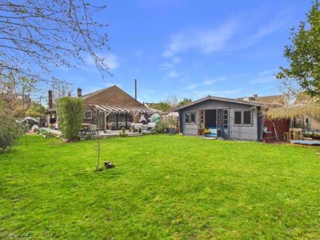 Bungalow for sale in Leighton-Linslade, Leighton Buzzard