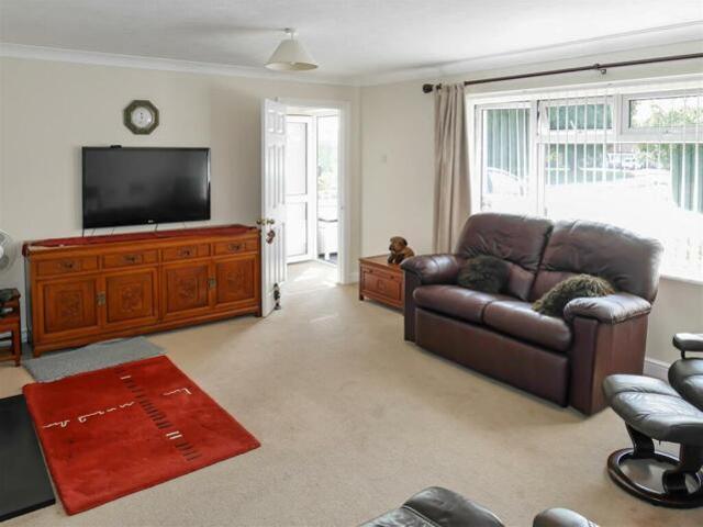 Bungalow for sale in Toddington, Clapham