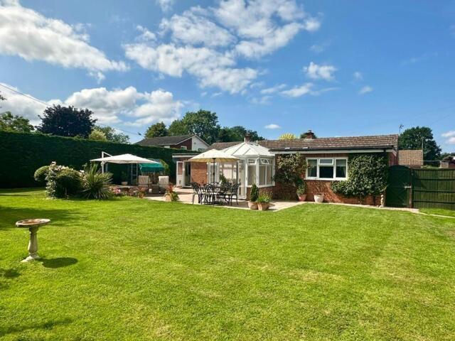 Bungalow for sale in Hereford And Worcester
