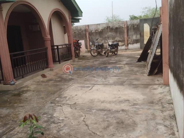 House for sale in Ojo, Ori Ire