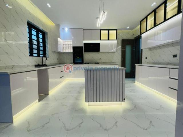 House for sale in Lagos, Ikeja 