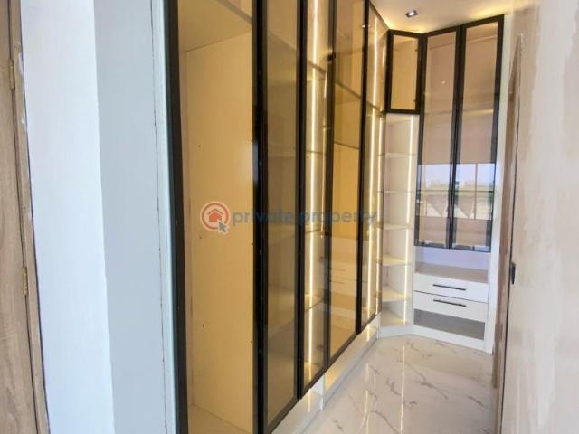 House for sale in Eti Osa, Lagos