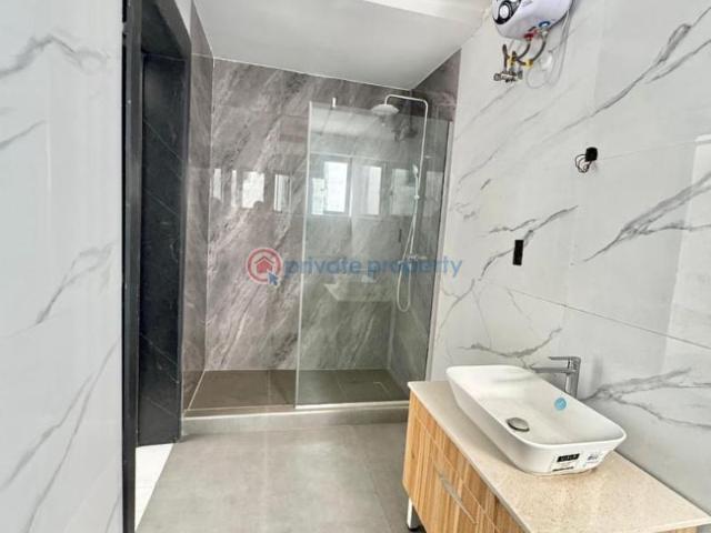 House for sale in Eti Osa, Lagos