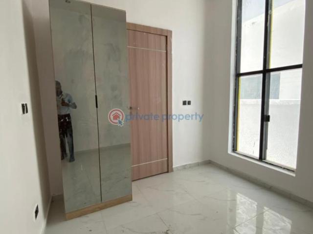 House for sale in Eti Osa, Lagos