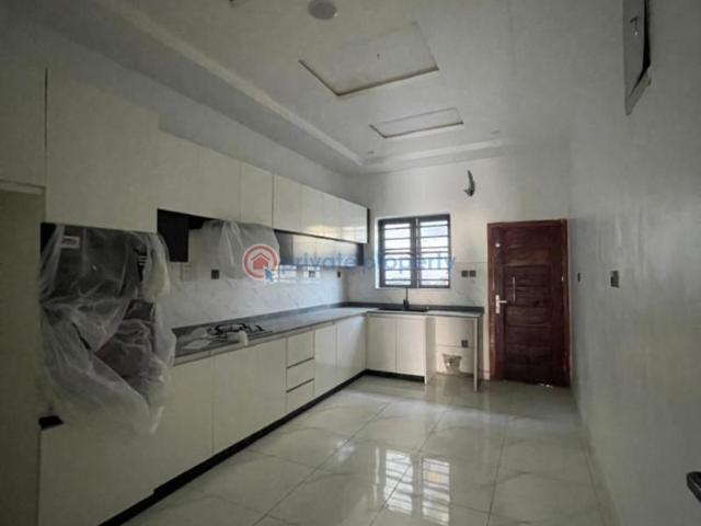 House for sale in Eti Osa, Lagos