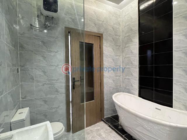 House for sale in Eti Osa, Lagos