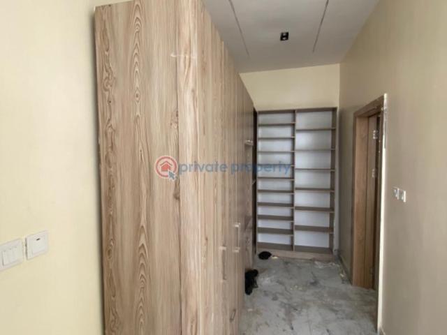 House for sale in Eti Osa, Lagos