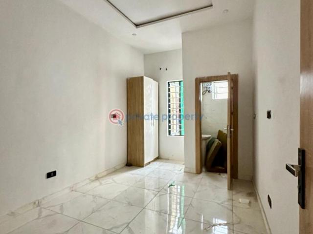 House for sale in Eti Osa, Lagos