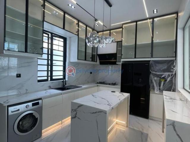 House for sale in Eti Osa, Abuja